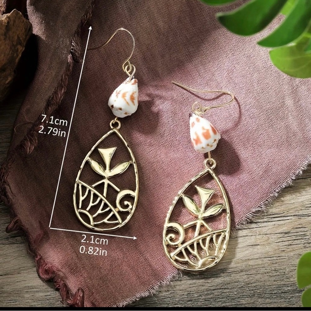 Shell earrings - Picture 2 of 2